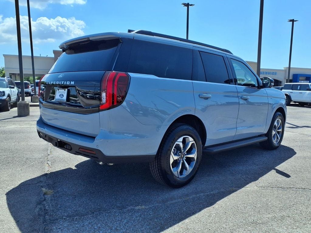 2027 Ford Expedition Active