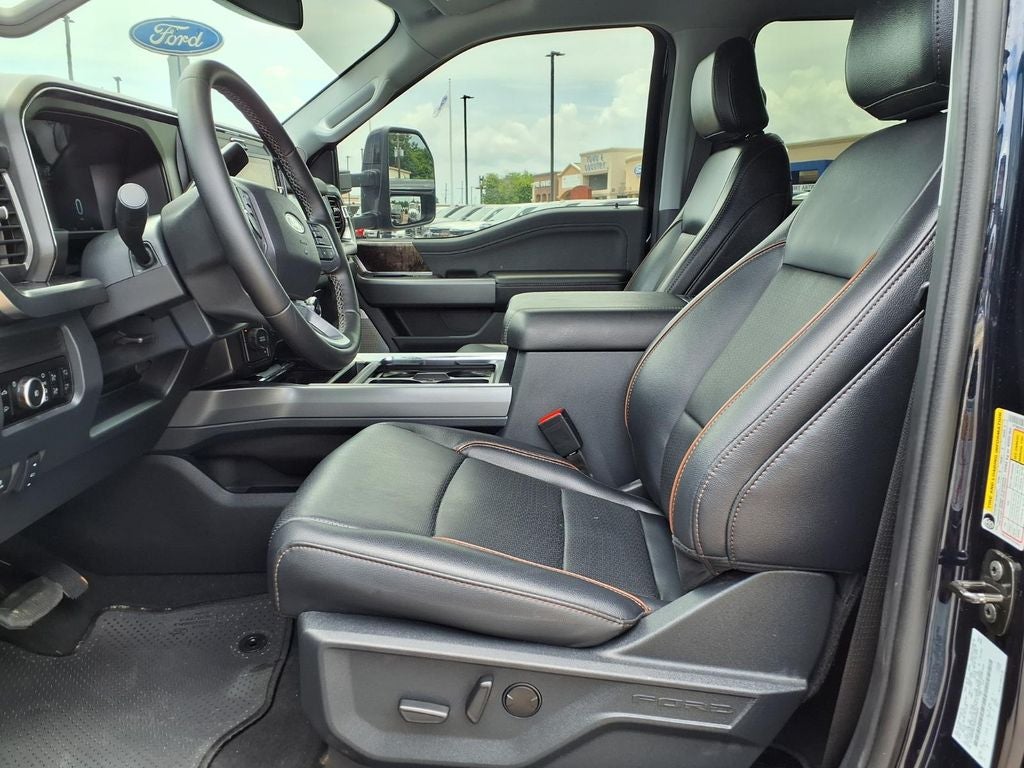 2025 Ford F-350SD Lariat