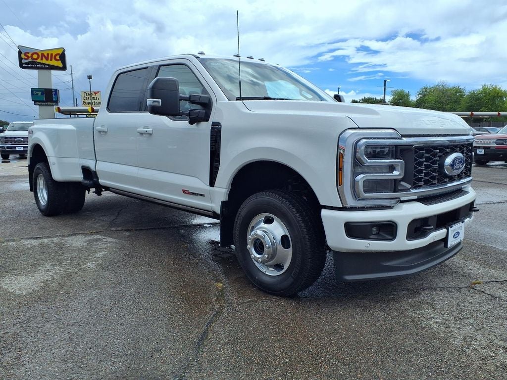 2026 Ford F-350SD Platinum DRW