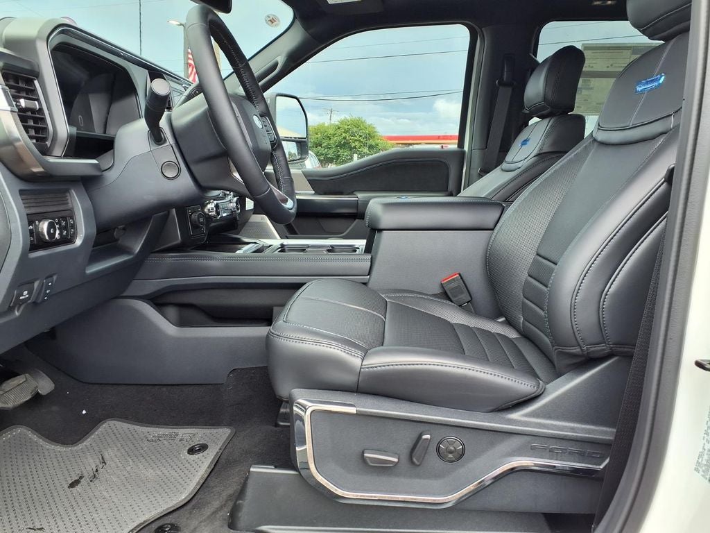 2026 Ford F-350SD Platinum DRW