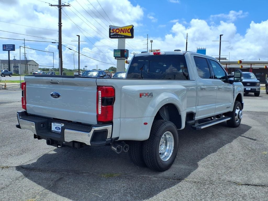 2026 Ford F-350SD Lariat DRW