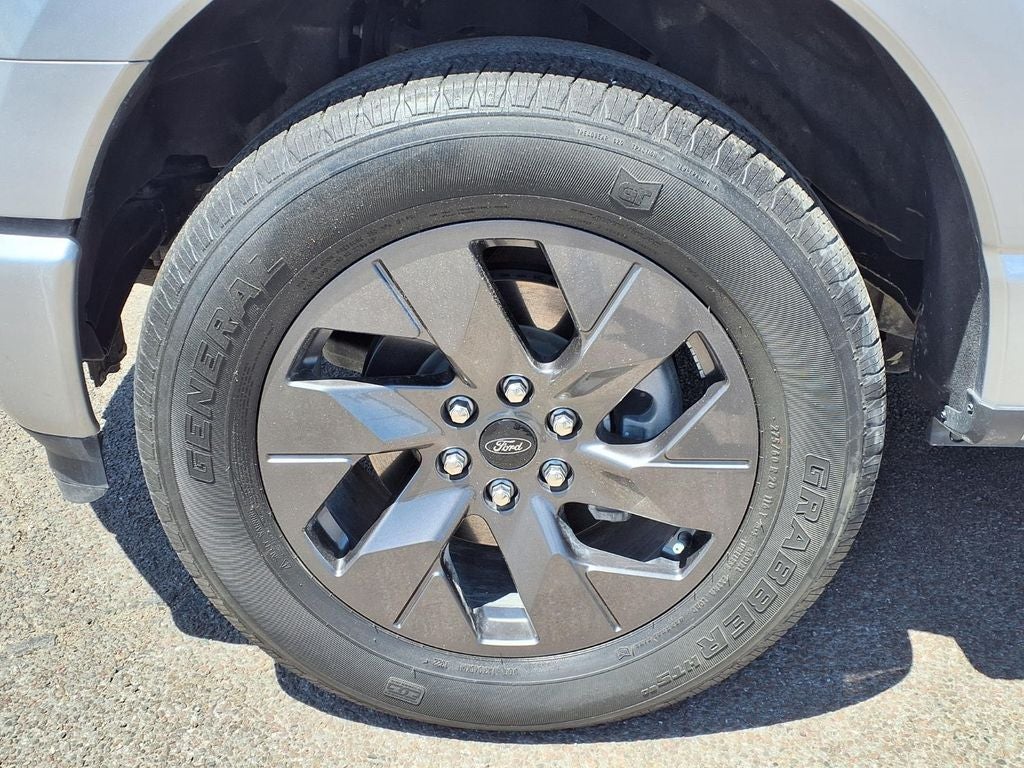 2022 Ford F-150 Lightning Lariat