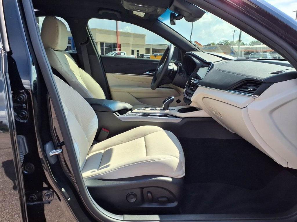 2023 Cadillac CT4 Premium Luxury
