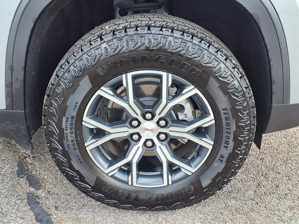 2025 GMC Acadia AT4