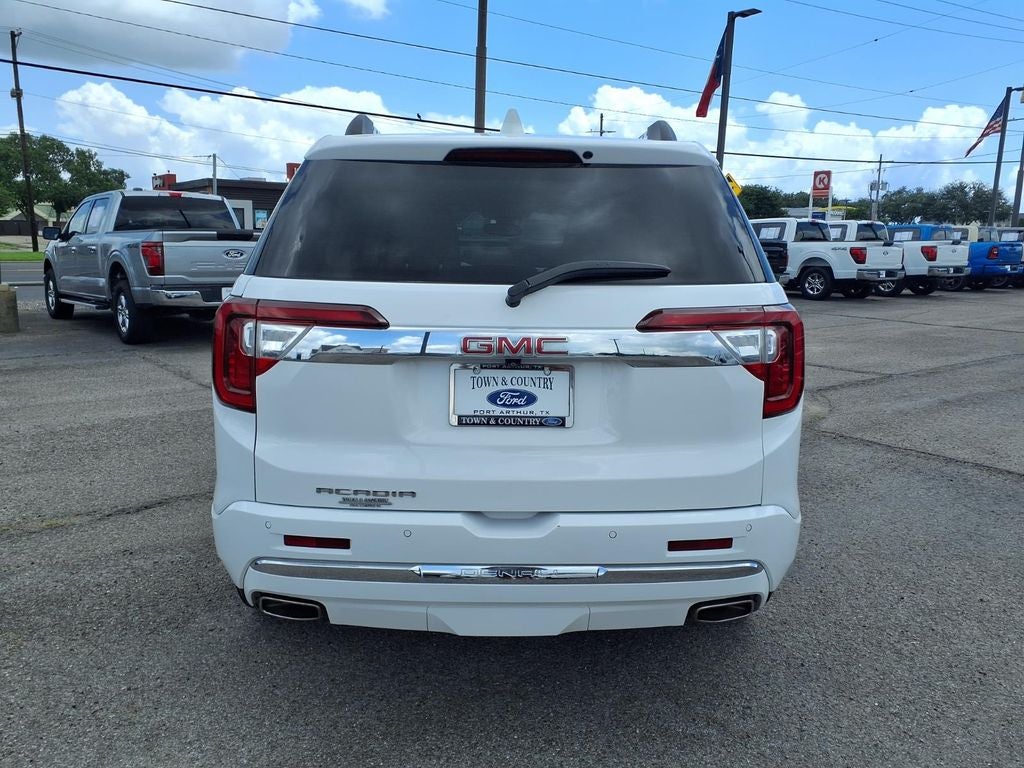 2023 GMC Acadia Denali