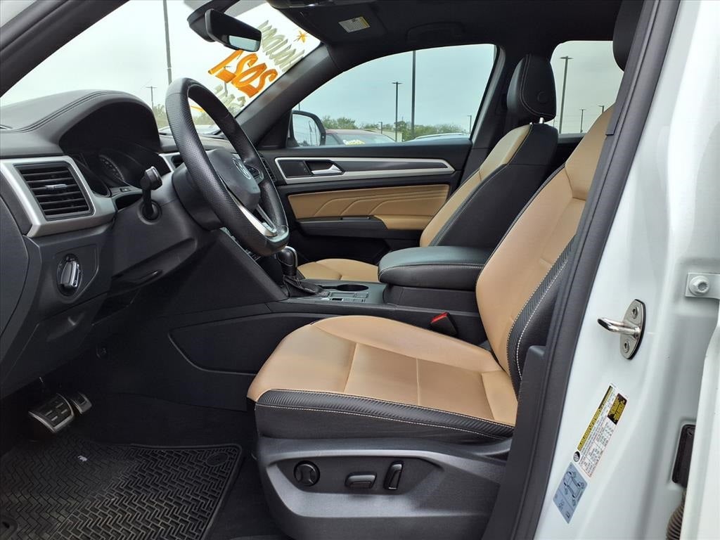 2021 Volkswagen Atlas Cross Sport 3.6L V6 SE w/Technology R-Line