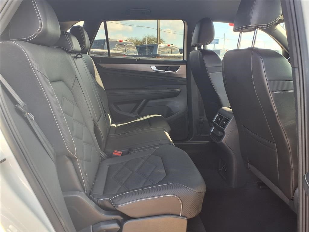 2025 Volkswagen Atlas Cross Sport 2.0T SE w/Technology