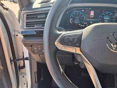 2025 Volkswagen Atlas Cross Sport 2.0T SE w/Technology