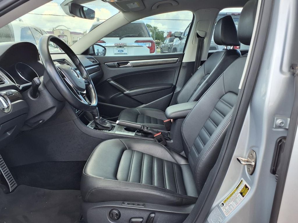 2018 Volkswagen Passat 2.0T SEL Premium