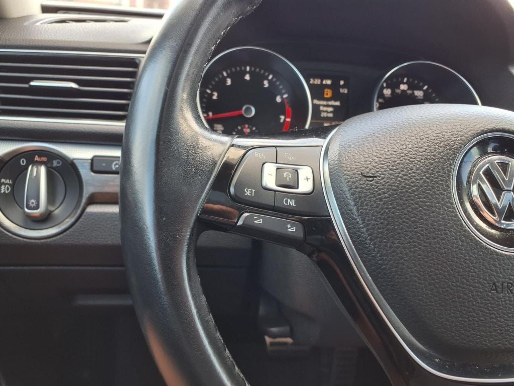 2018 Volkswagen Passat 2.0T SEL Premium