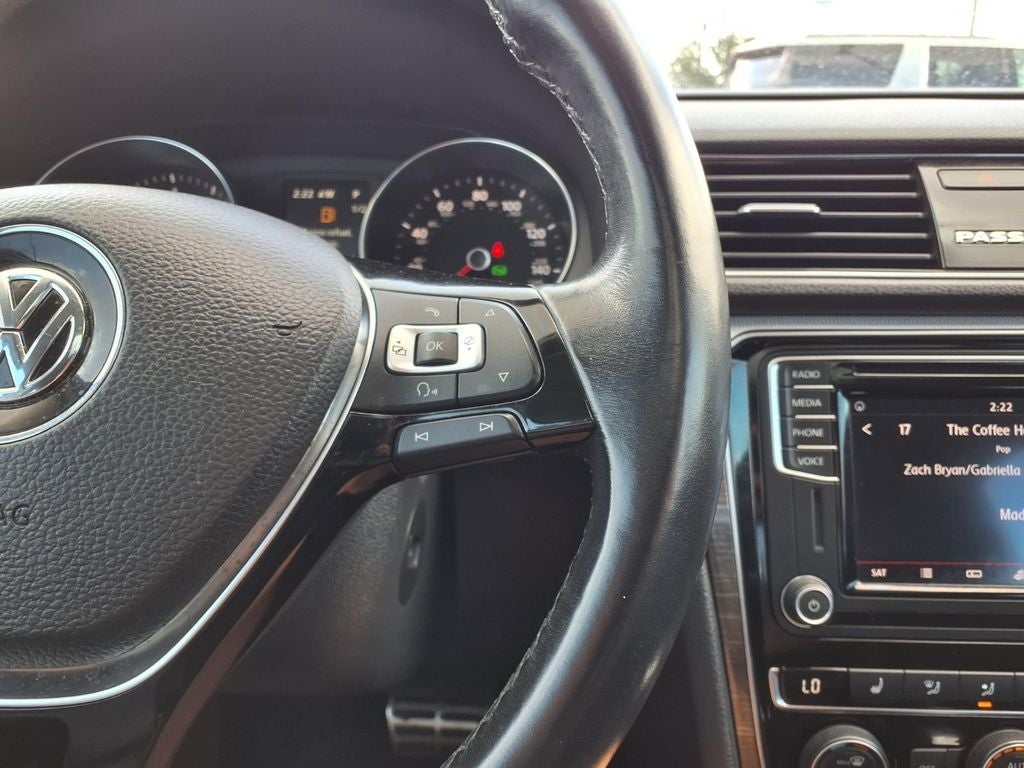 2018 Volkswagen Passat 2.0T SEL Premium