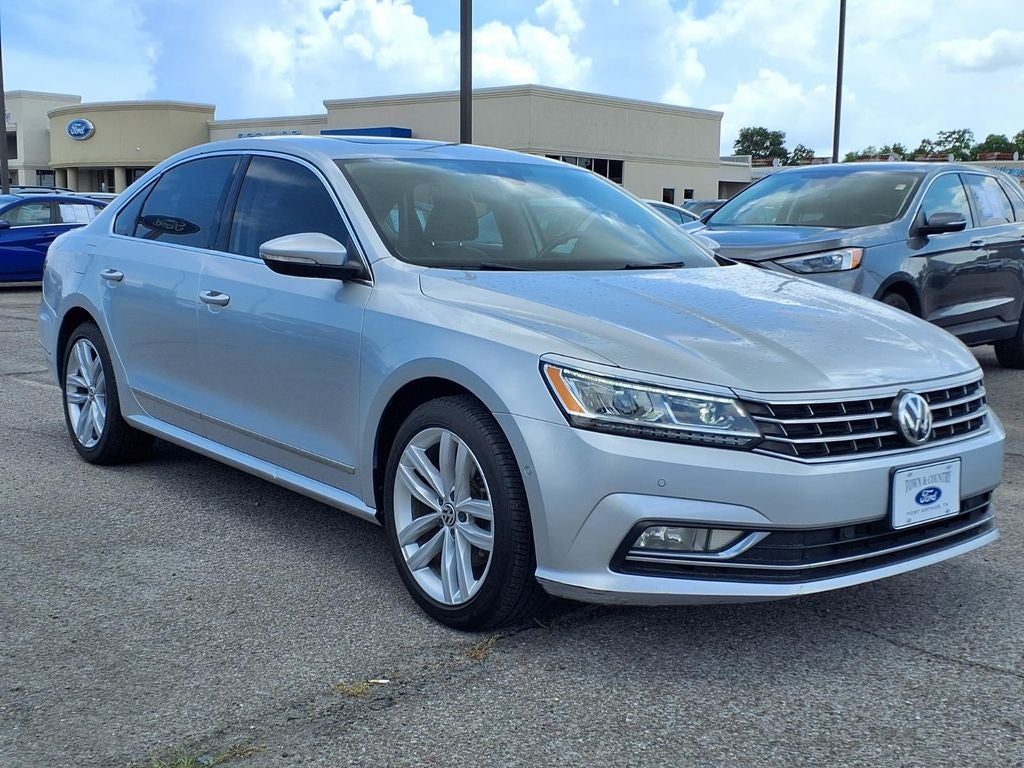 2018 Volkswagen Passat 2.0T SEL Premium