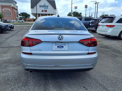 2018 Volkswagen Passat 2.0T SEL Premium