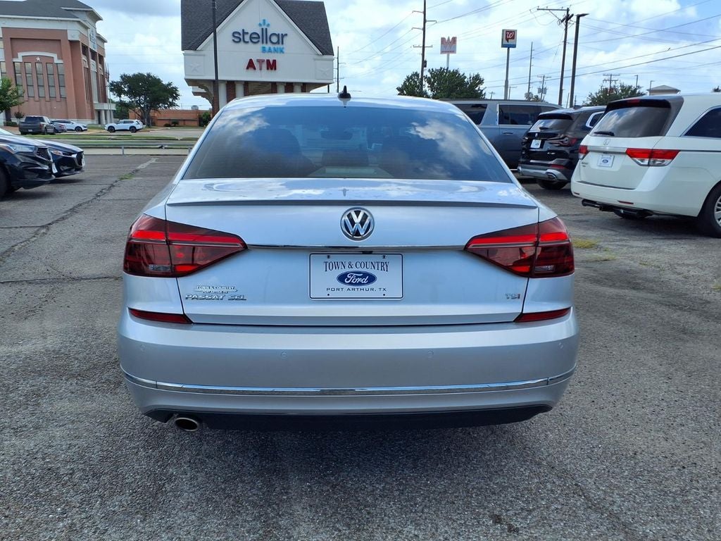 2018 Volkswagen Passat 2.0T SEL Premium