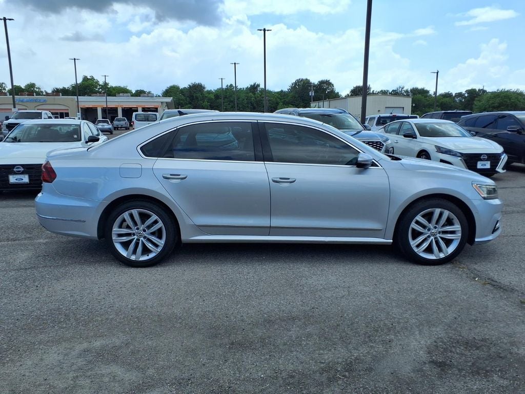 2018 Volkswagen Passat 2.0T SEL Premium
