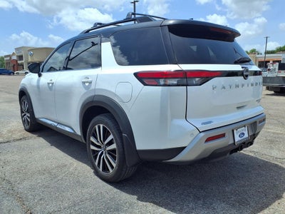 2025 Nissan Pathfinder Platinum