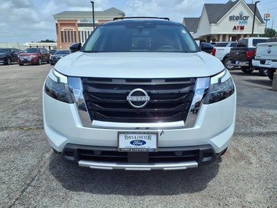 2025 Nissan Pathfinder Platinum