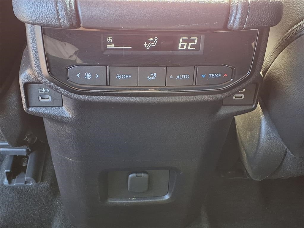 2025 Toyota Grand Highlander Base