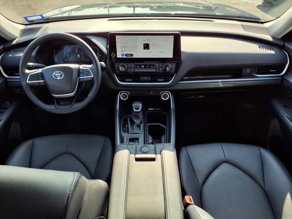 2025 Toyota Grand Highlander Base