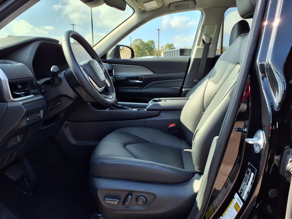 2025 Toyota Grand Highlander Base