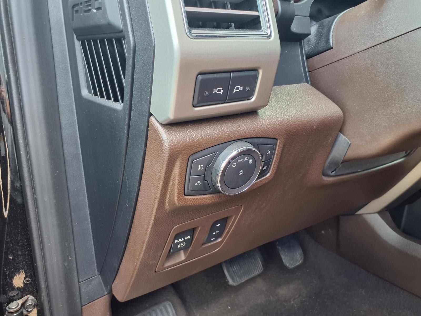 2019 Ford F-150 King Ranch Roll N Lock Bed Cover- Power Running Boards