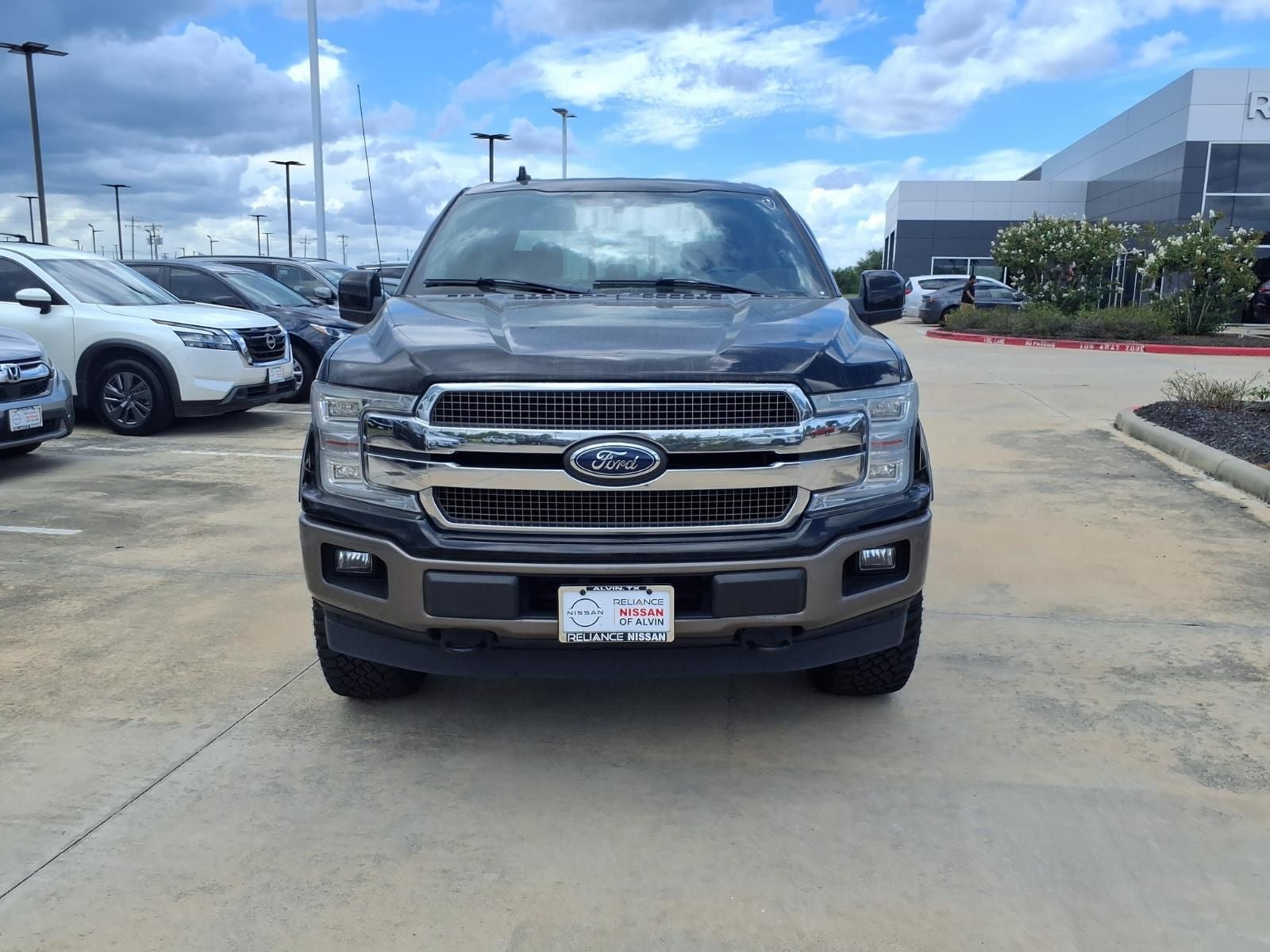 2019 Ford F-150 King Ranch Roll N Lock Bed Cover- Power Running Boards