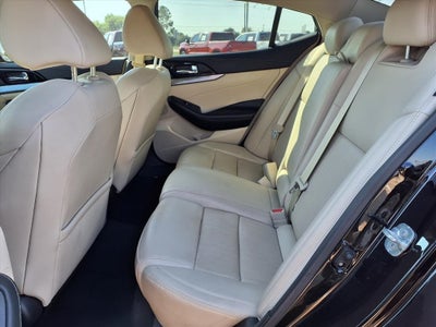 2023 Nissan Maxima SV