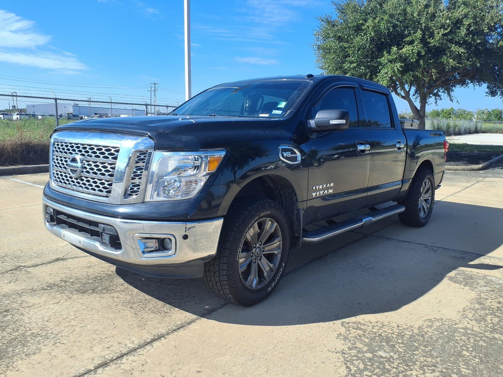 2017 Nissan Titan SV