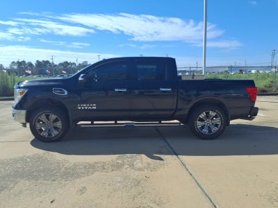 2017 Nissan Titan SV