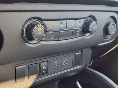 2025 Nissan Frontier SV