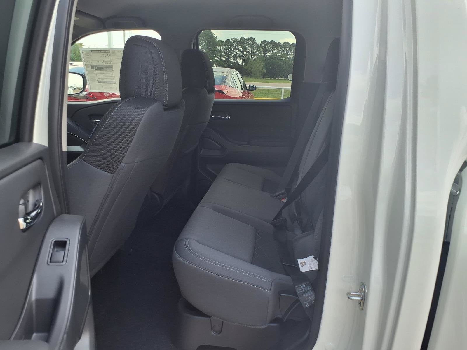 2027 Nissan Frontier SV