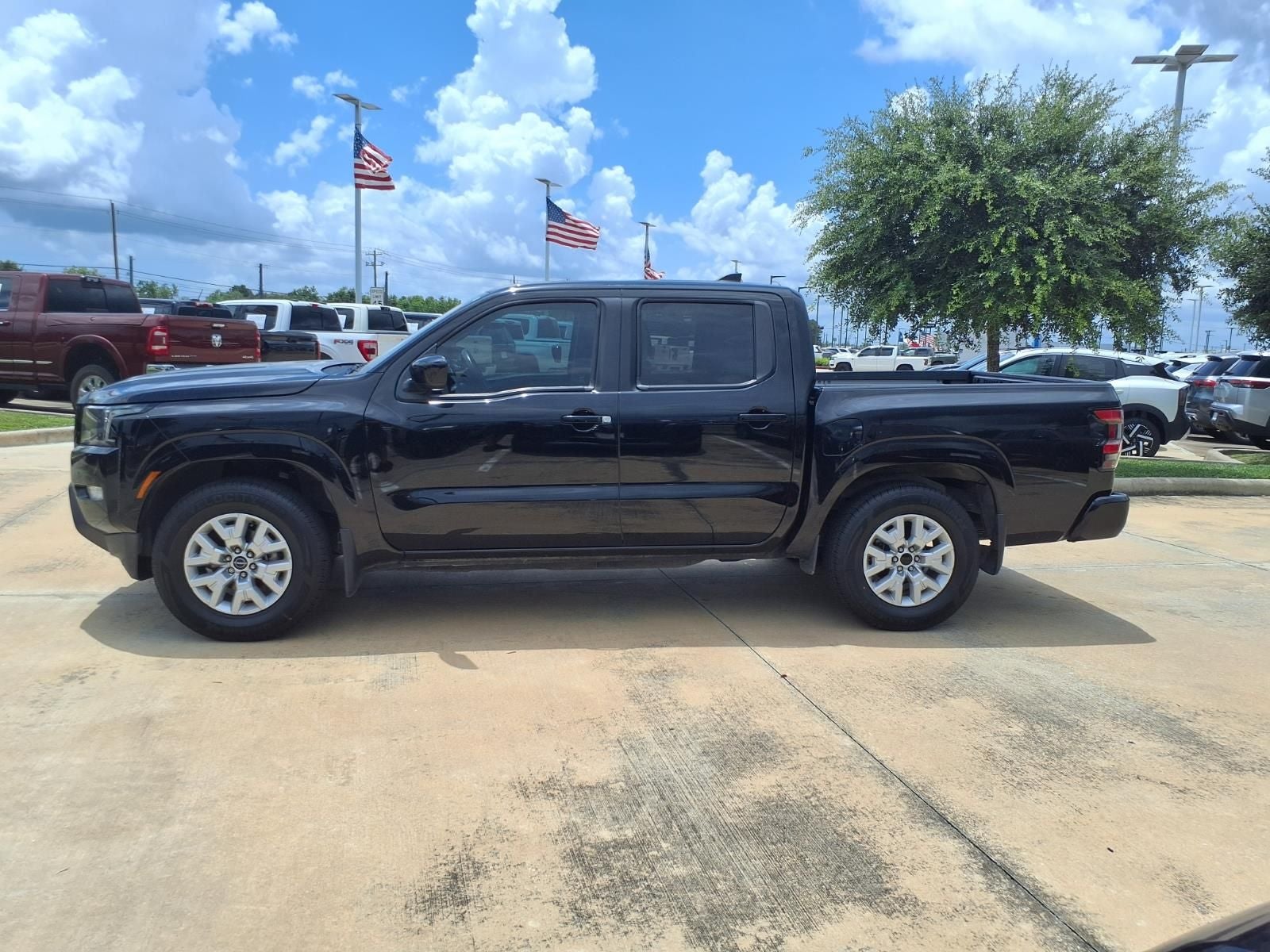 2023 Nissan Frontier SV