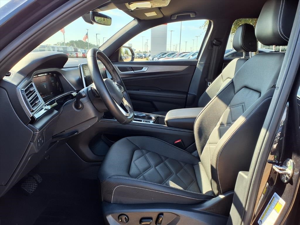 2025 Volkswagen Atlas Cross Sport 2.0T SE w/Technology