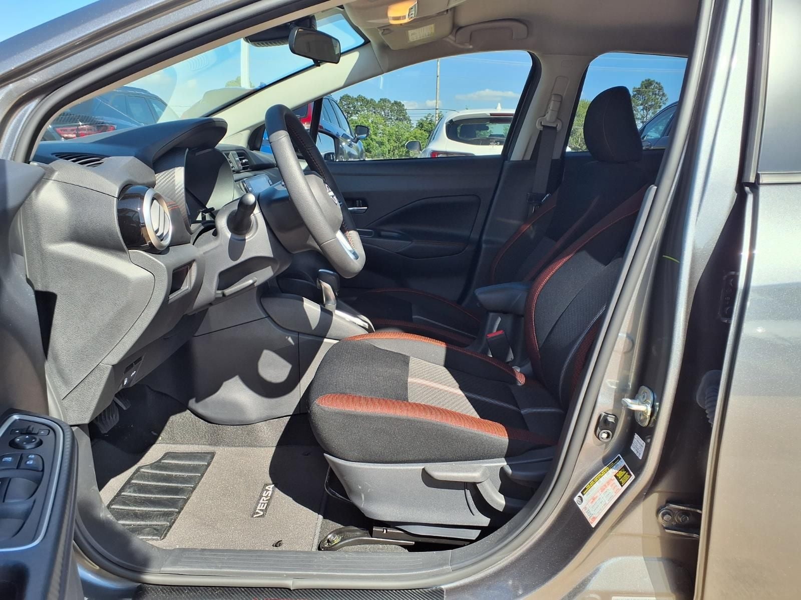 2025 Nissan Versa 1.6 SR