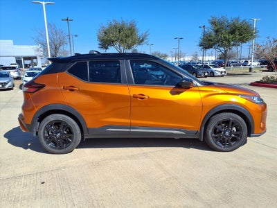 2023 Nissan Kicks SR