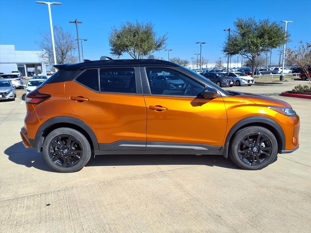2023 Nissan Kicks SR