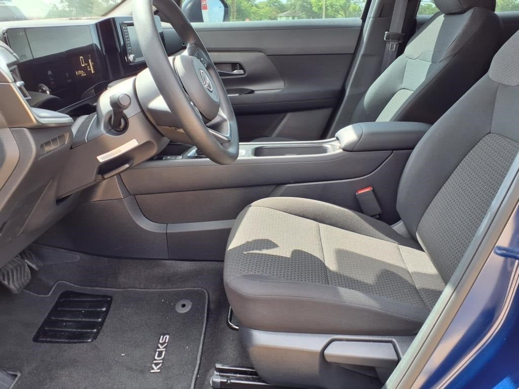 2025 Nissan Kicks S