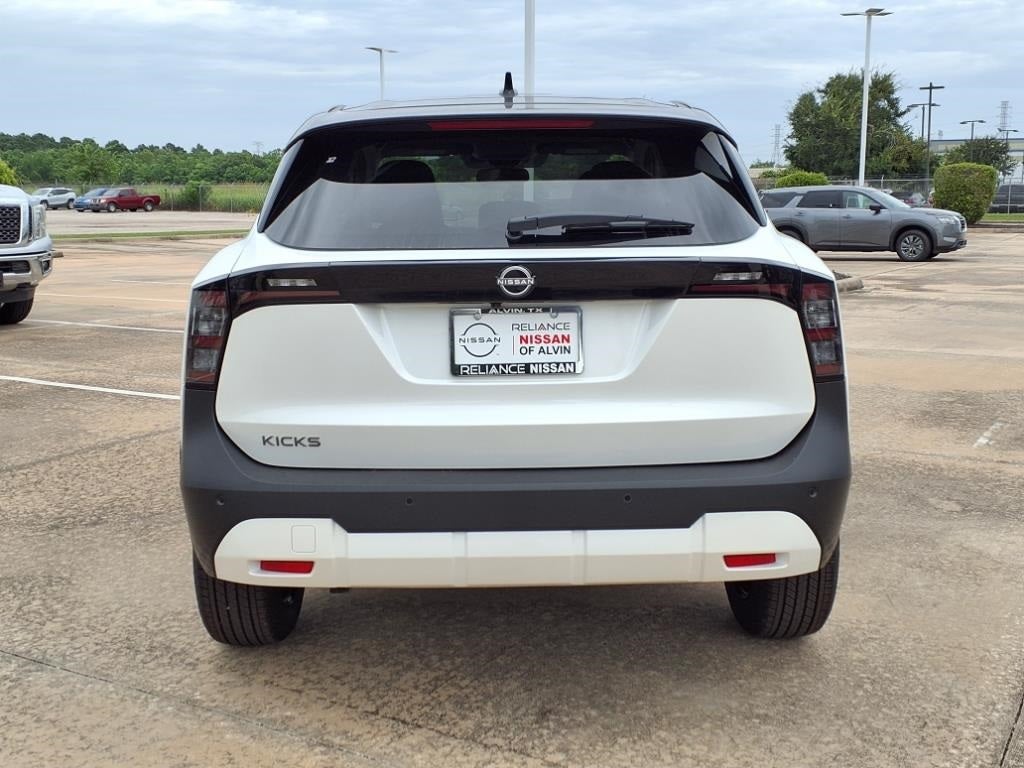 2025 Nissan Kicks SV