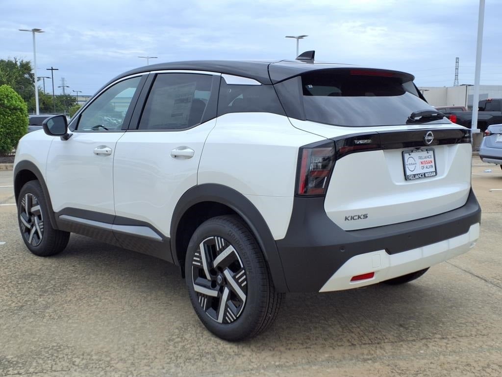 2025 Nissan Kicks SV