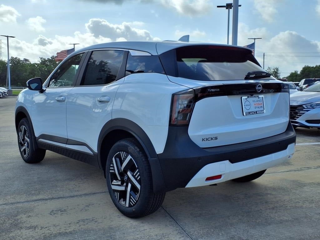 2025 Nissan Kicks SV