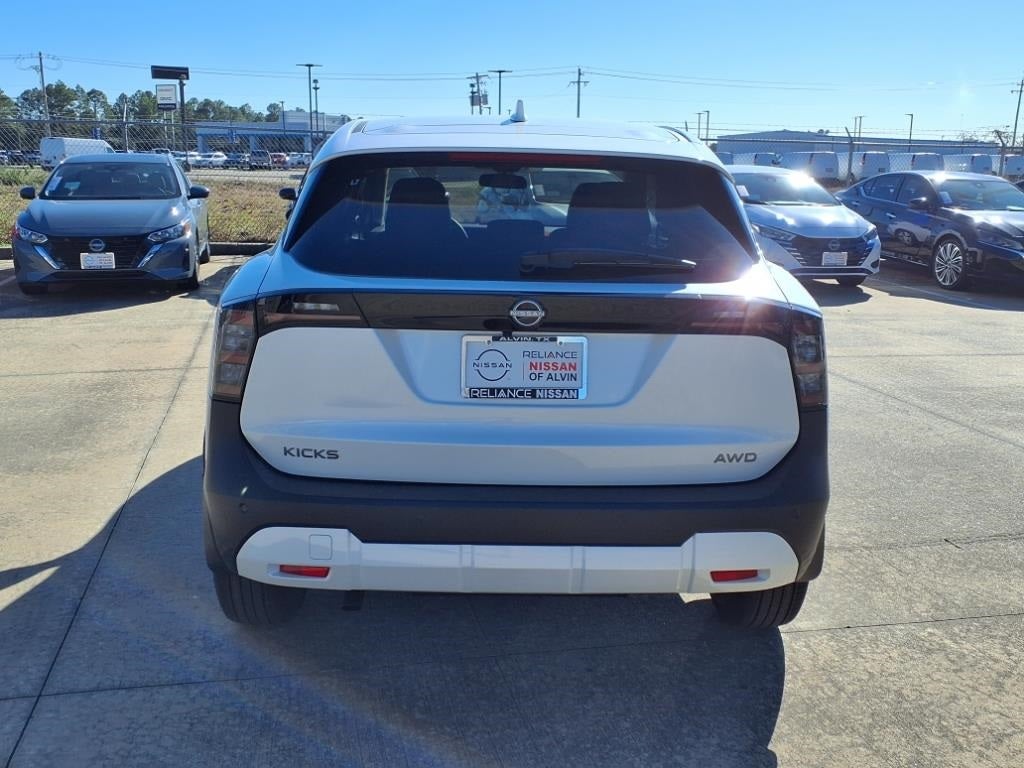 2025 Nissan Kicks SV