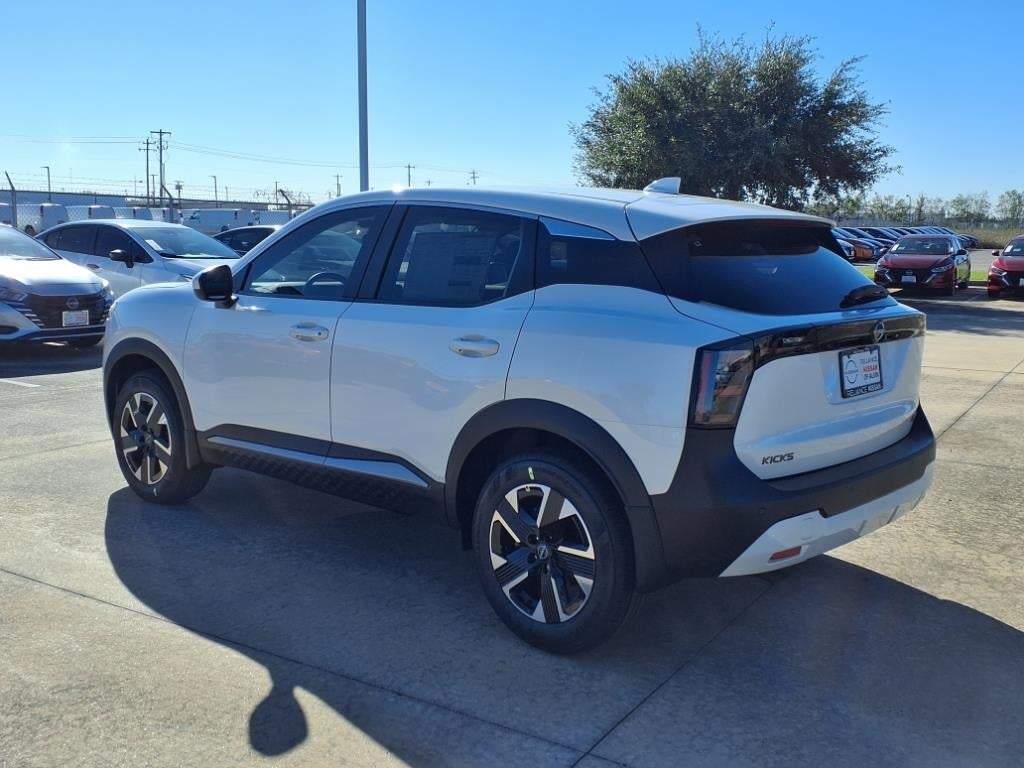 2025 Nissan Kicks SV