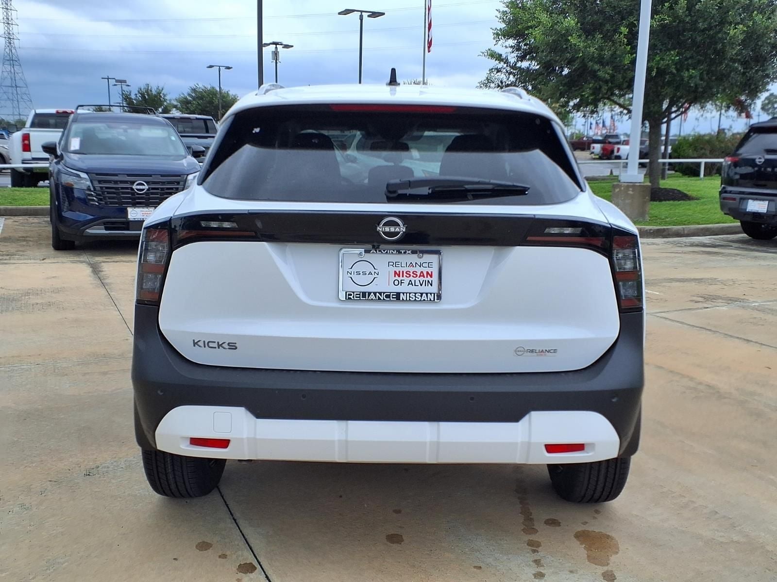 2026 Nissan Kicks SV