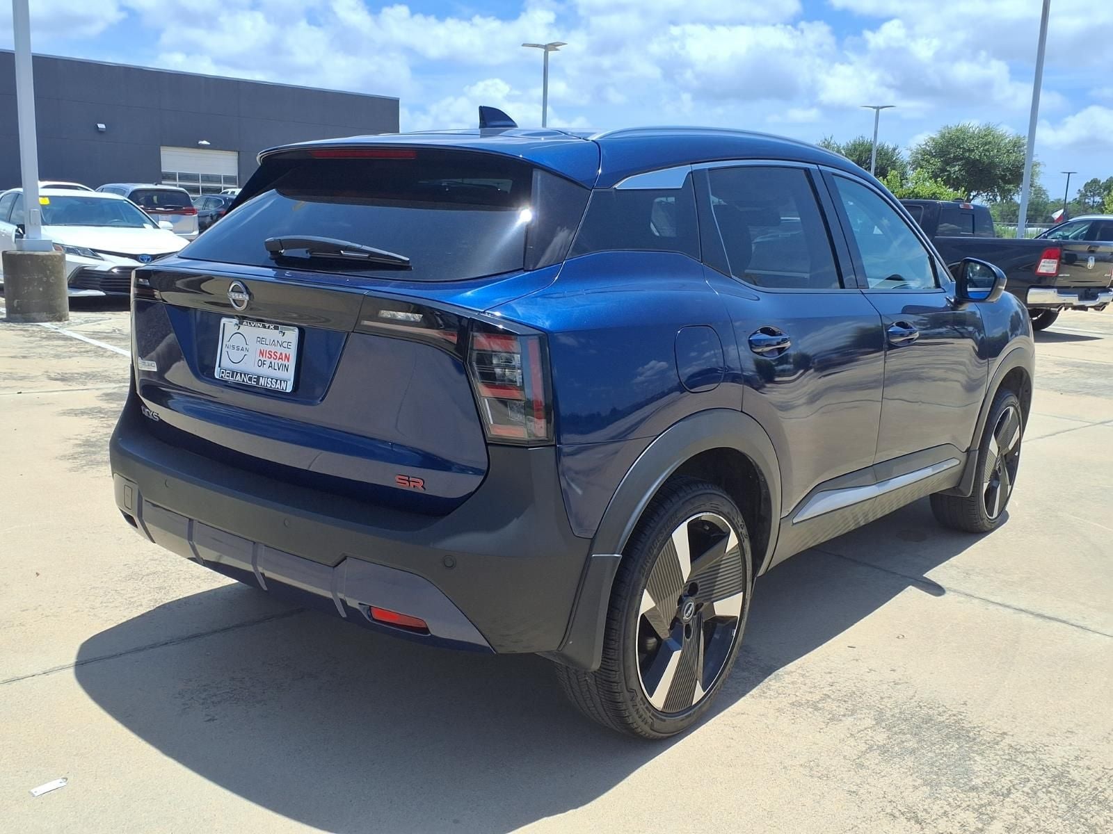 2025 Nissan Kicks SR