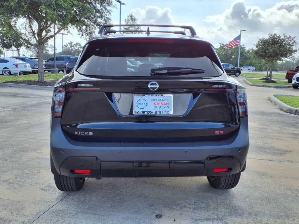 2025 Nissan Kicks SR
