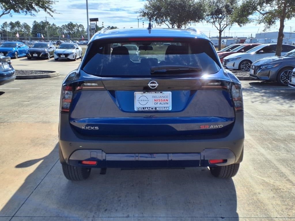 2025 Nissan Kicks SR