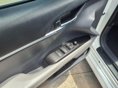2022 Toyota Camry Hybrid LE