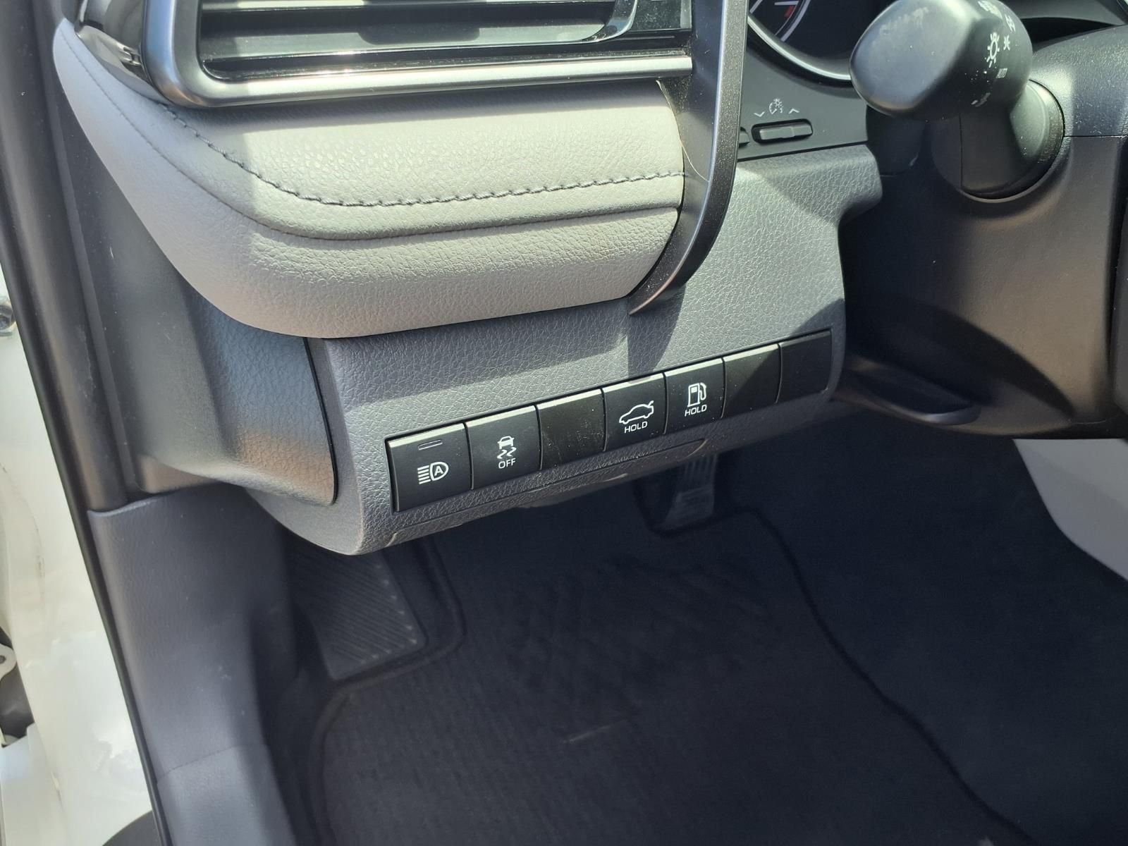 2022 Toyota Camry Hybrid LE