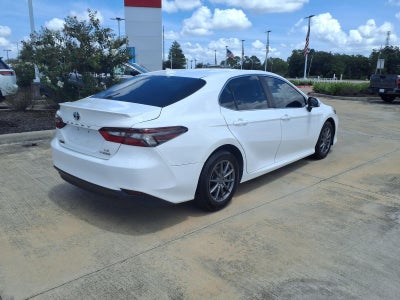 2022 Toyota Camry Hybrid LE