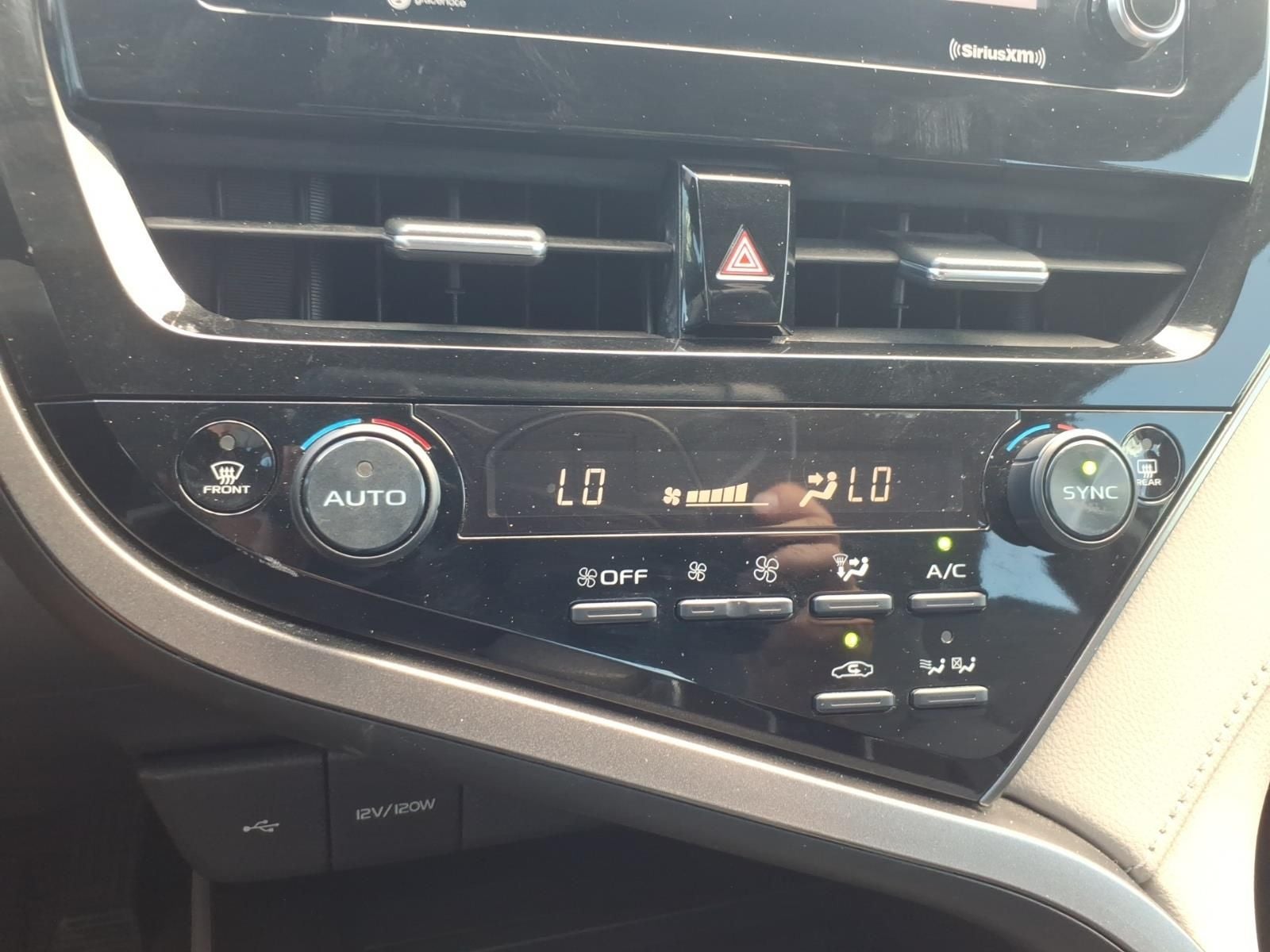 2022 Toyota Camry Hybrid LE